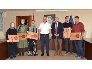 İslami İlimler Fakültesi’nin İlk Öğrencileri Rektör Çamsarı’yı Ziyaret Etti