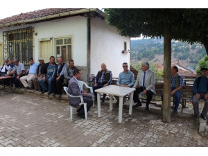 "Köy Yollarında Sıcak Asfalt Çalışmaları Aralıksız Devam Edecek"