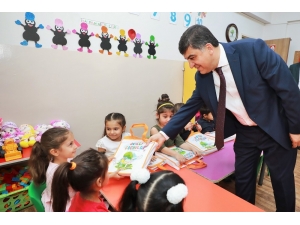 Fadıloğlu’nun Moral Ziyareti Miniklerin Yüzünü Güldürdü