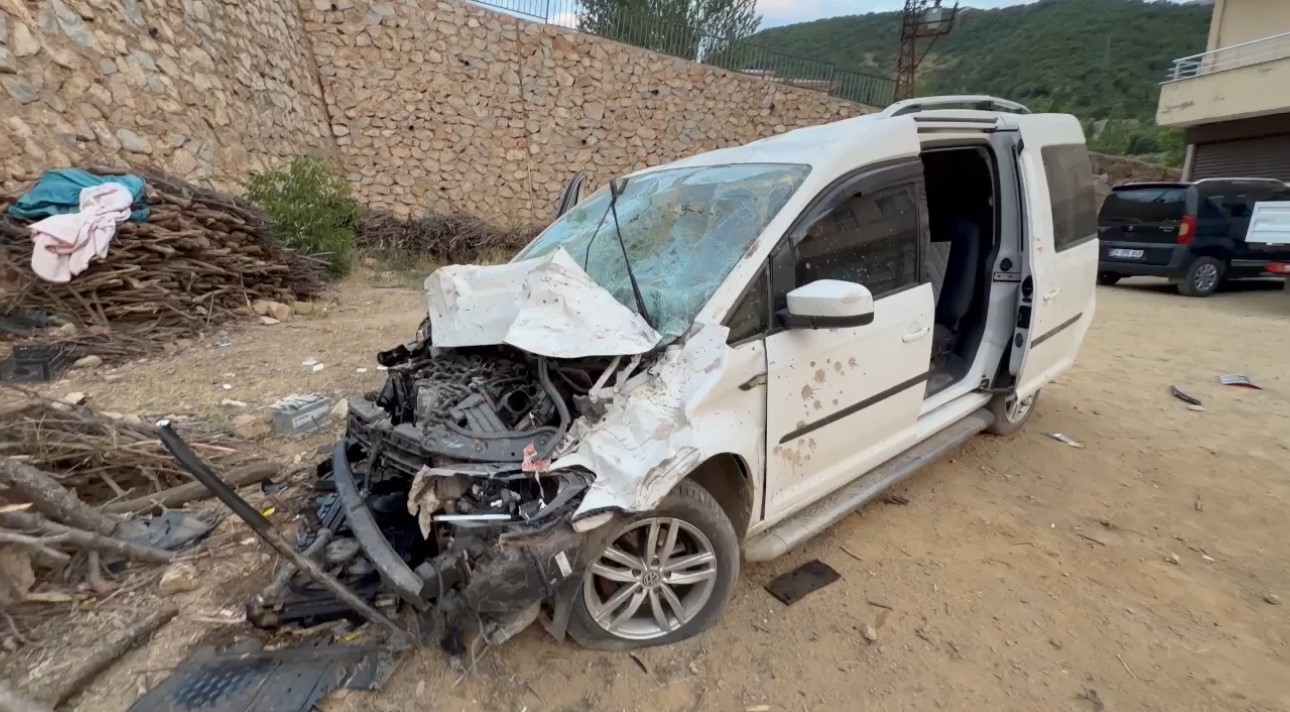 hakkari-de-trafik-kazasi-3-yarali