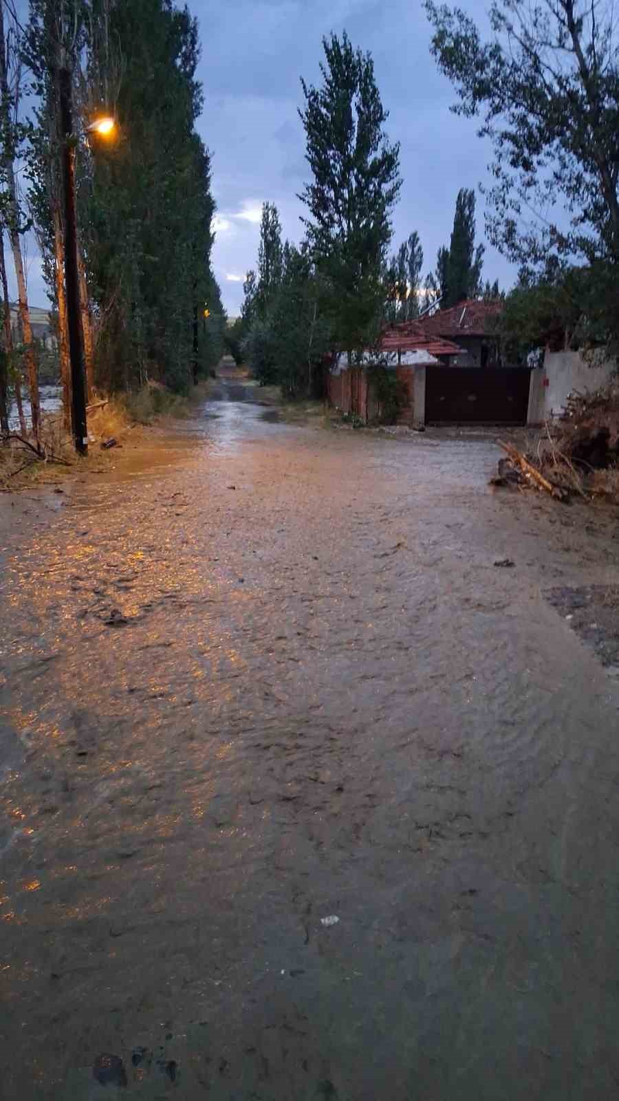 corum-da-kuvvetli-saganak-hayati-olumsuz-etkiledi