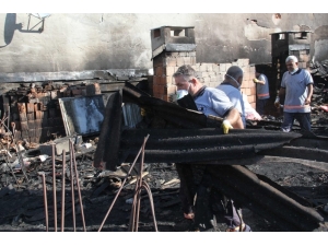 Kartal Belediyesinden Yangında Zarar Gören Binaya Müdahale