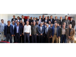 Başkan Sekmen Şenkaya’da Muhtarlarla Buluştu