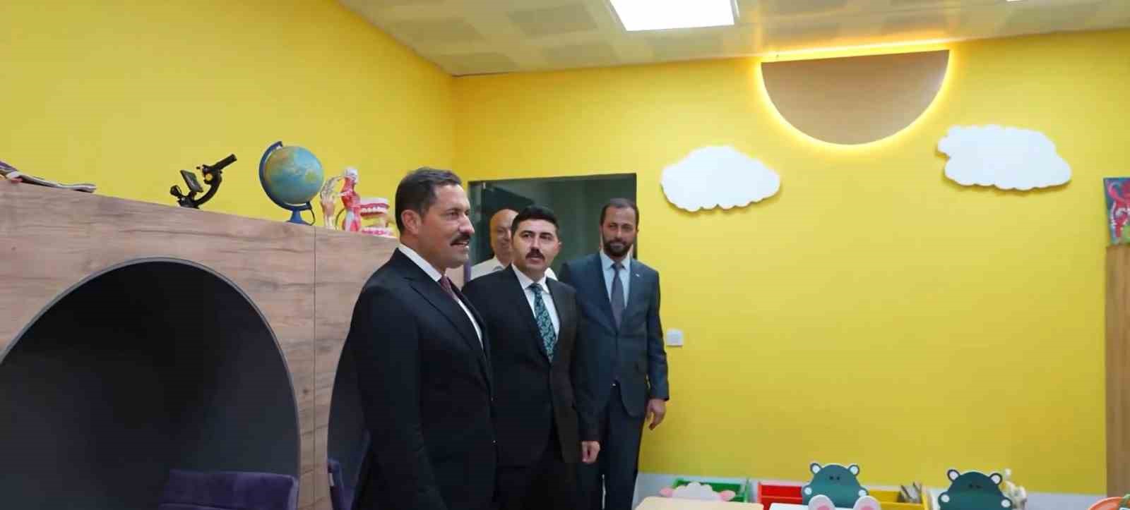 yayladagi-ilce-halk-kutuphanesi-hizmete-acildi