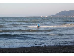 İtfaiye Eri Denize Atlayarak Yaşlı Adamı Kurtardı