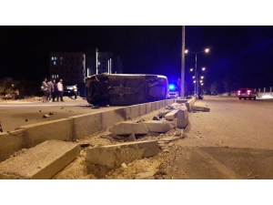 Otomobil Takla Attı: 6 Yaralı