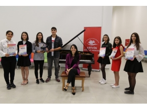 Artvinli Genç Piyanistler İtalya’nın Ardından Fransa’ya Da Davet Edildi