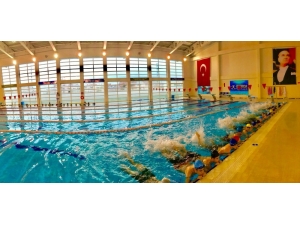 Darıca’da Havuzlara Yoğun İlgi