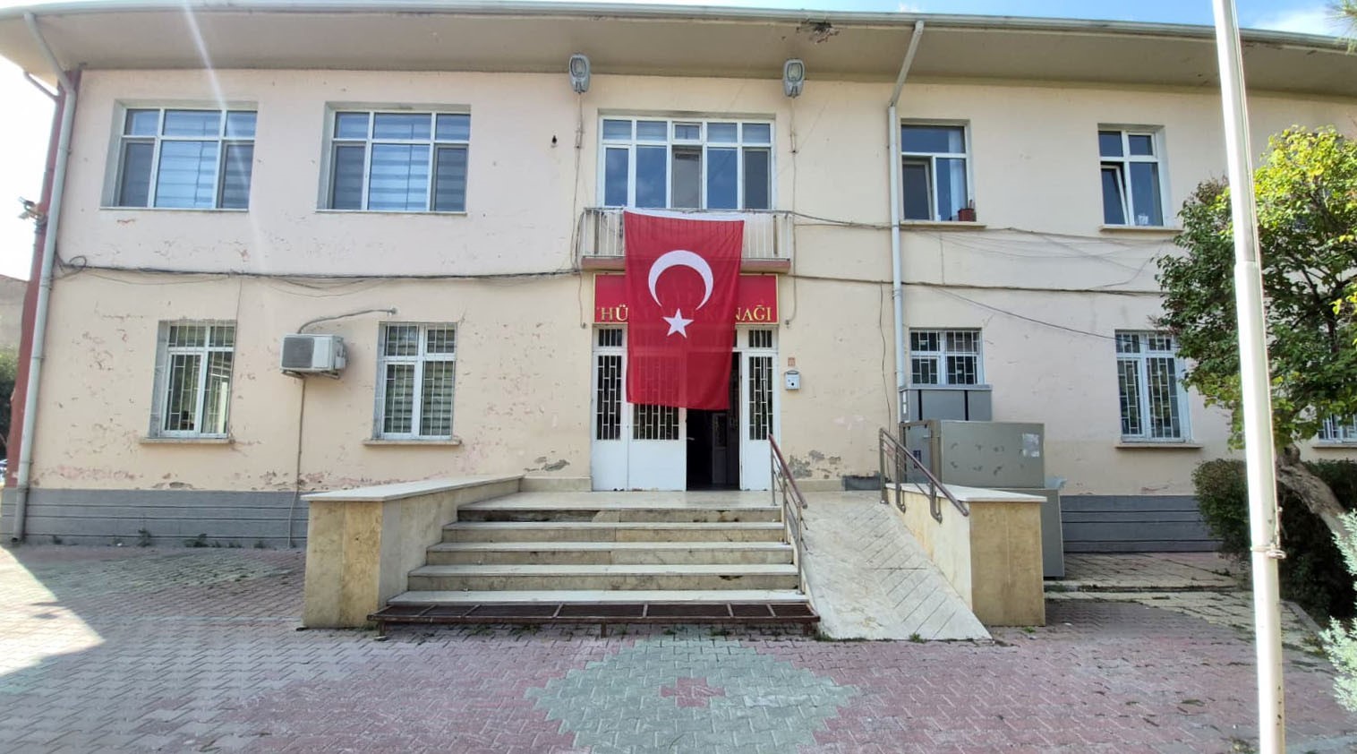 eskisehir-de-kiz-meselesi-nedeniyle-1-kisinin-bicaklandigi-olayla-ilgili-3-supheli-tutuklandi