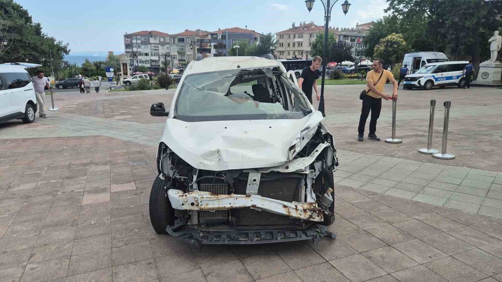 tankin-namlusunun-saplandigi-arac-15-temmuz-un-sessiz-tanigi