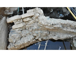 Üsküdar’da Yolun Altından Çıkan Tarihi Kalıntılar Havadan Görüntülendi