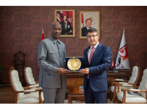 Çad Büyükelçisinden Rektör Taş’a Ziyaret