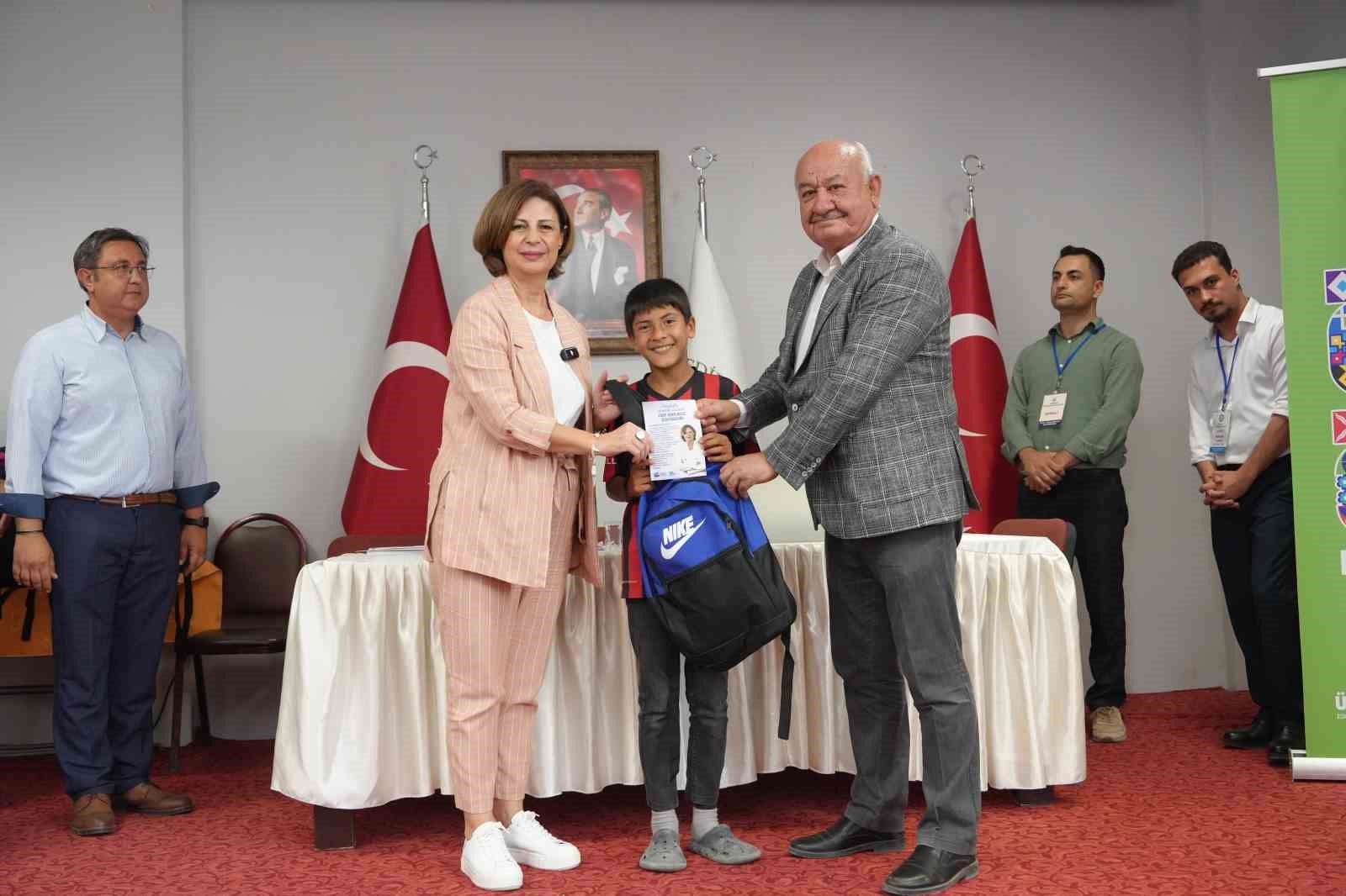 buyuksehir-ogrencilerin-yuzunu-guldurdu