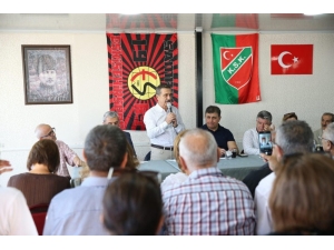 Tepebaşı Belediye Başkanı Ahmet Ataç’tan Karşıyaka’ya Ziyaret