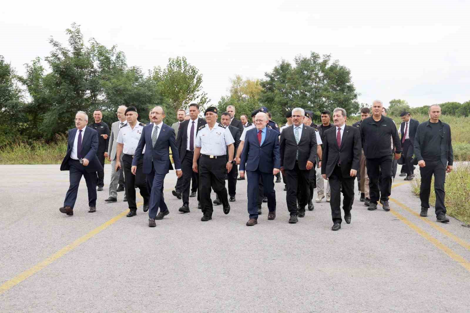 orgeneral-cardakci-samsun-da-jandarma-havacilik-birligi-kuruluyor