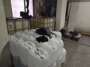 Kaçak İçki Operasyonunda Tonlarca Etil Alkol Ele Geçirildi