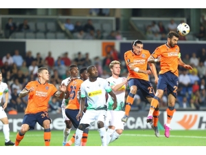 Uefa Avrupa Ligi: Medipol Başakşehir: 0 - Borussia Mönchengladbach: 0 (İlk Yarı)