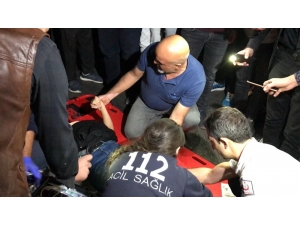 Üniversite Öğrencilerine Otomobil Çarptı