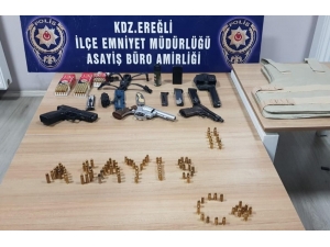 9 Ayrı Suçtan Aranan Zanlı Evine Gelince Yakalandı