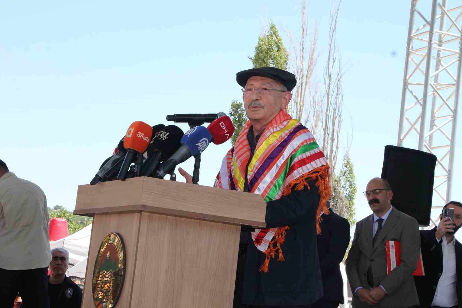 kilicdaroglu-yoruk-etkinliginde-konustu-yoruk-demek-ozgurluk-demektir