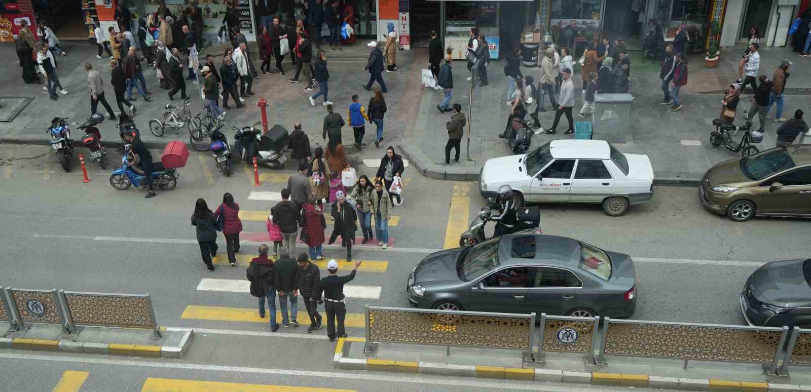 erzincan-da-bayram-alisverisi-yogunlugu-yasaniyor