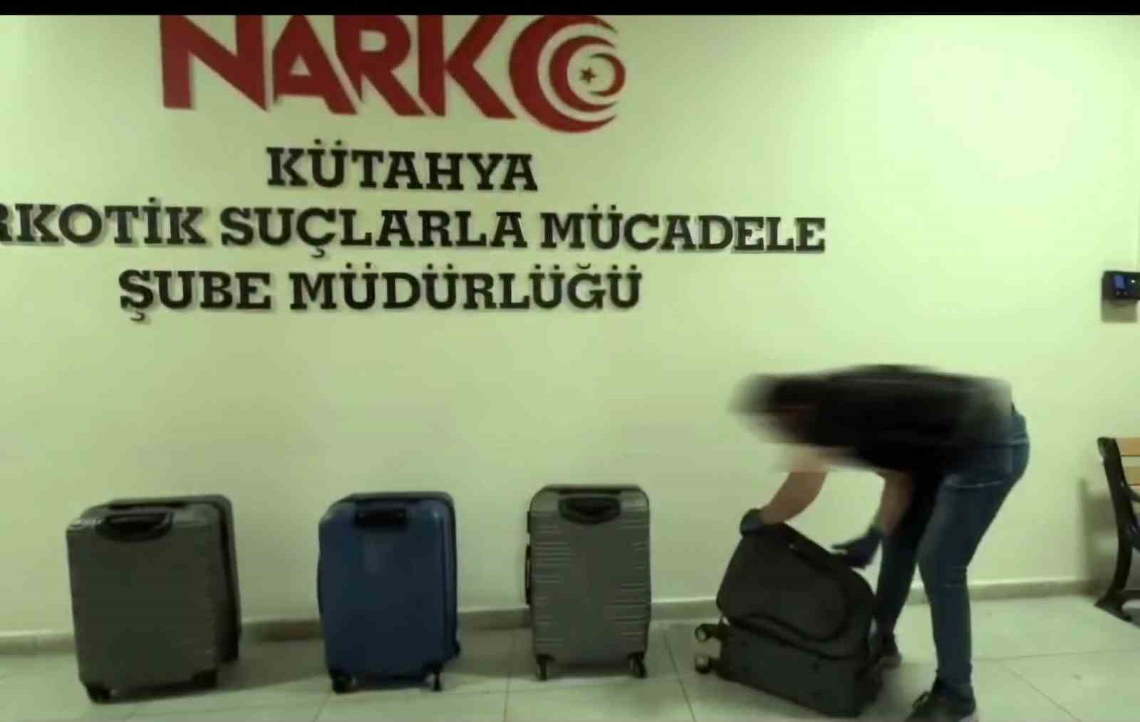 kutahya-da-narkotik-operasyonu-valizlerden-98-74-kilo-pregabalin-cikti