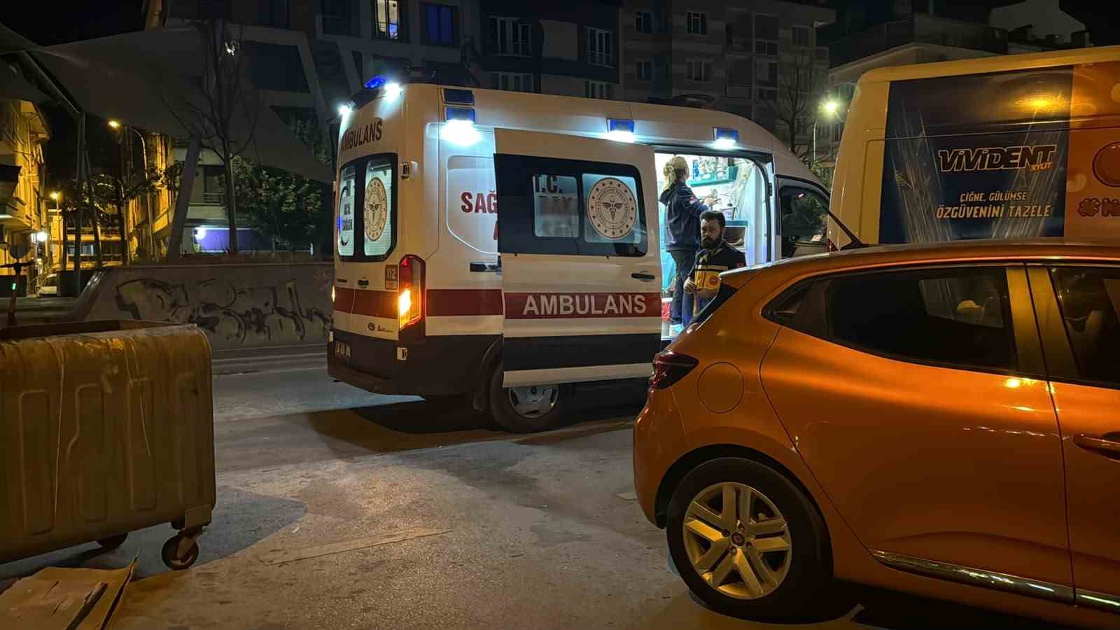 kiraladigi-scooterdan-dusup-sizan-alkollu-kadin-hastaneye-kaldirildi
