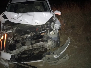 Hafif Ticari Araç Traktöre Çarptı: 3 Yaralı