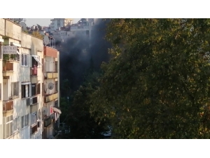 Trabzon İl Sağlık Müdürlüğü Binasında Çıkan Yangın Korkuttu