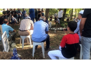 9 Yaşındaki Çocuk Mezarlık Kapısına Kendisini Astı