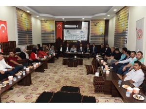 Vali Erin "Fikir Mektebi" Sohbetlerine Katıldı