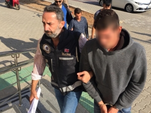 Çeşme’de Yakalanan 4 İnsan Kaçakçısı Tutuklandı