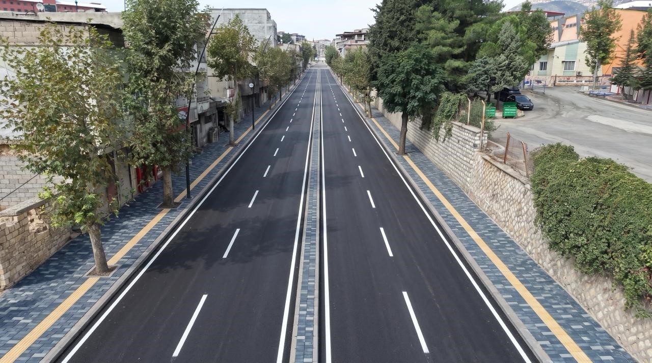 kahramanmaras-ta-yollar-bir-bir-asfaltlaniyor