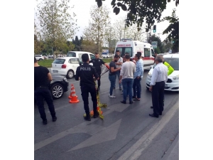 Motosikletli İki Kişi Otomobile Kurşun Yağdırdı: 1 Yaralı