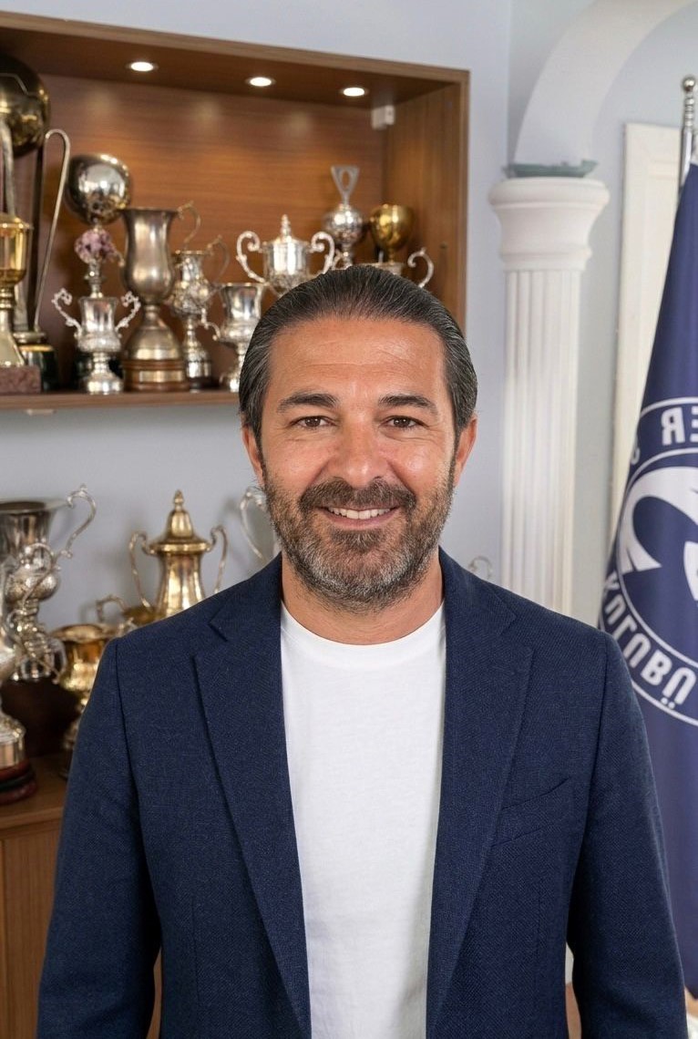 hakan-dede-takimlarin-gozdesi-oldu