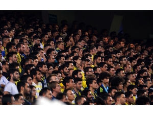 Taraftar Bekledi, Takım Gelmedi