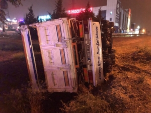 Esenyurt’ta Bir Kamyonet Kontrolden Çıkarak Tarlaya Uçtu; 1 Yaralı