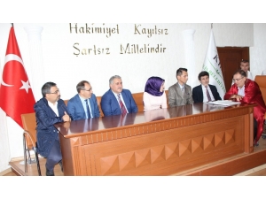 Rektör Karacoşkun Personelini Mutlu Gününde Yalnız Bırakmadı