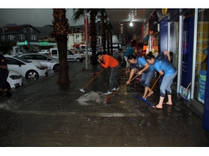 Şiddetli Yağmur Fethiye’de Baskınlara Neden Oldu