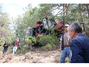 Traktör Uçuruma Yuvarlandı: 1 Ölü