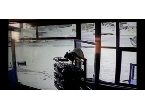 Şanlıurfa’da 16 Askerin Yaralandığı Kaza Kamerada