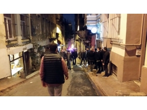 Beyoğlu’nda 4 Katlı Metruk Binada Çökme