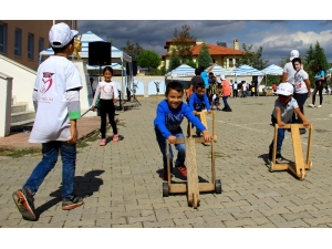 Bu Şenlikte Teknoloji Yasak