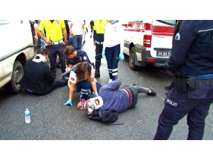 Motosikletiyle Kediyi Ezmemek İçin Kaza Yaptı: 2 Yaralı