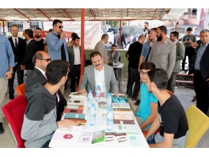 Vali Akbıyık, Kitap Okuma Etkinliğine Katıldı