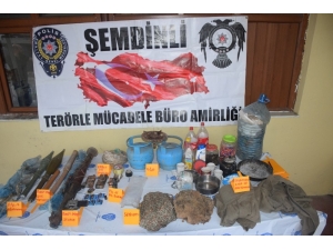 Hakkari’de Yaşam Malzemesi Ve Mühimmat Ele Geçirildi