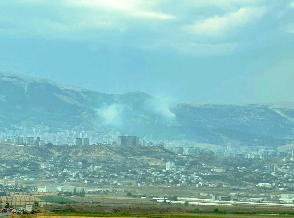 kahramanmaras-ta-ahir-dagi-na-yildirim-dusmesi-sonucu-orman-yangini-cikti