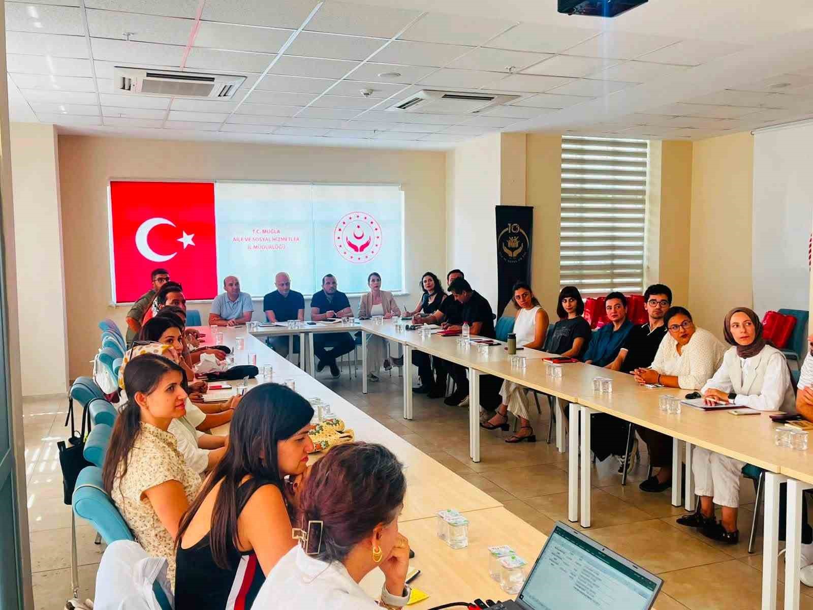 mugla-da-aile-egitimi-masaya-yatirildi