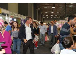 Van’da Dev Yılan Gösterisi