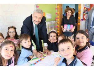 Simav Belediyesi’nden Kırtasiye Yardımı